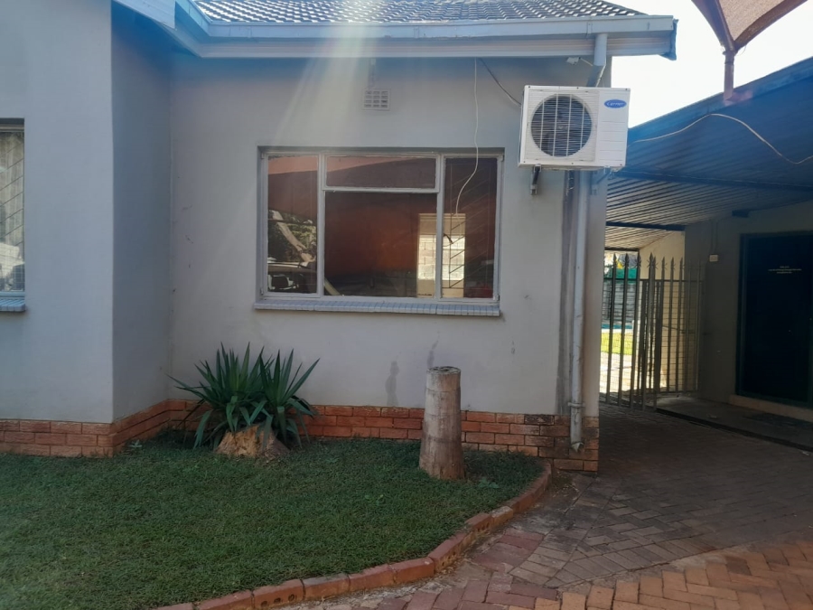 3 Bedroom Property for Sale in Geelhoutpark North West